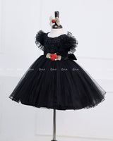 Black embroidery simple gown