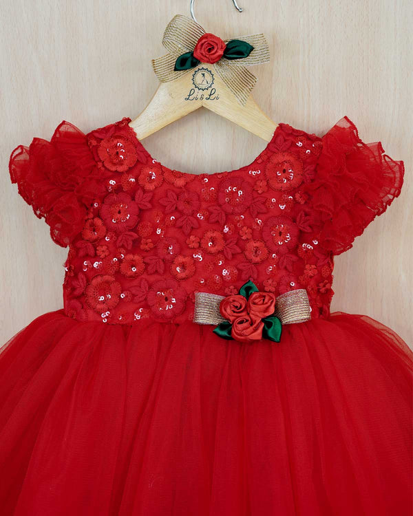 Red embroidery simple gown