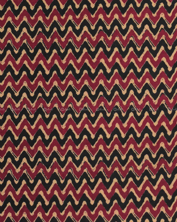 Multicolor Zig-Zag Printed Cotton Fabric