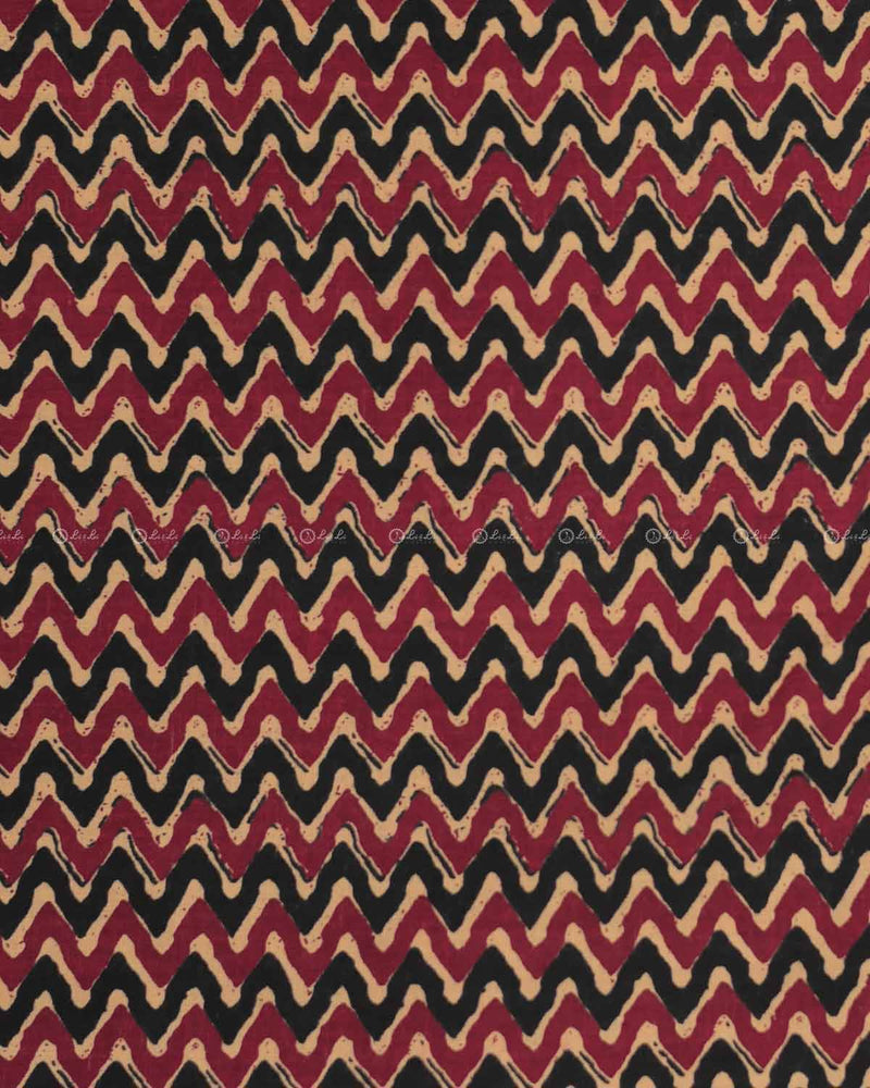 Multicolor Zig-Zag Printed Cotton Fabric