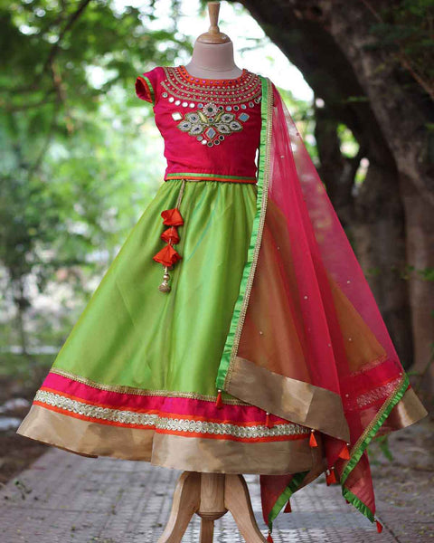 Buy HALFSAREE STUDIO Women Green Solid Banarasi Silk Semi-Stitched Lehenga  with Unstitched Blouse and Dupatta Online at Best Prices in India - JioMart.